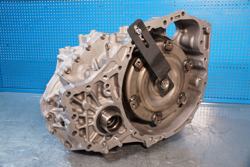 U760f (305000T040)