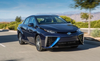 Первый из массовых водородомобилей Toyota Mirai